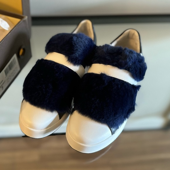 NWT - UGG Yara Sneaker - EU 37 - Picture 5 of 7